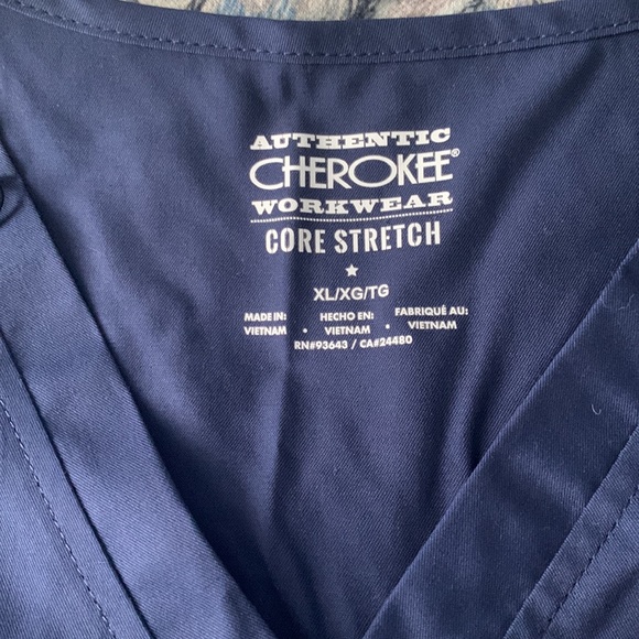NWT Cherokee Modern Classic Scrub Top-XL - Picture 2 of 6